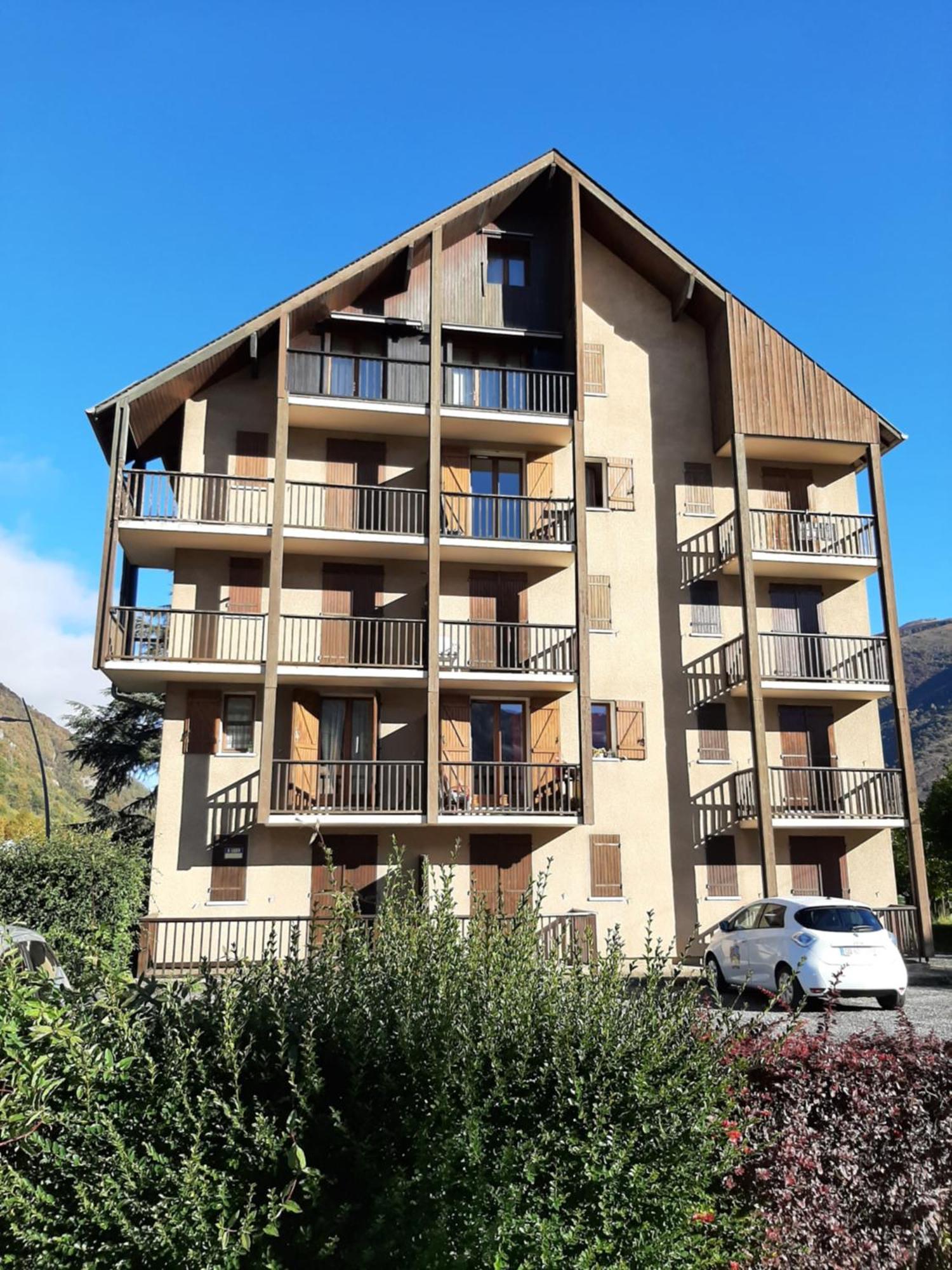 Appartement Vert Tendre Face A La Montagne Bagneres-de-Luchon ภายนอก รูปภาพ
